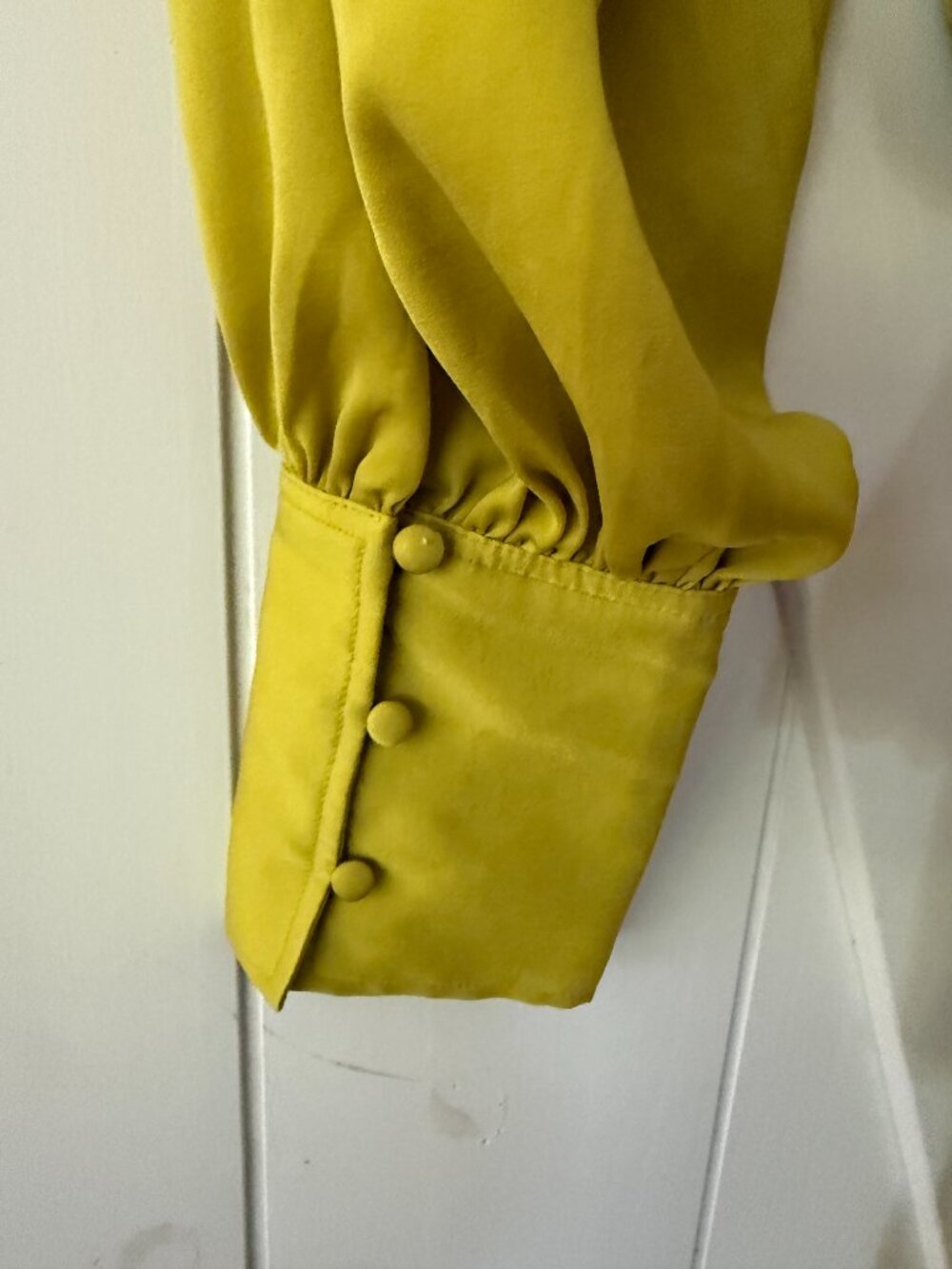Banana Republic Deep V Silky Wrap top - Picture 2 of 10